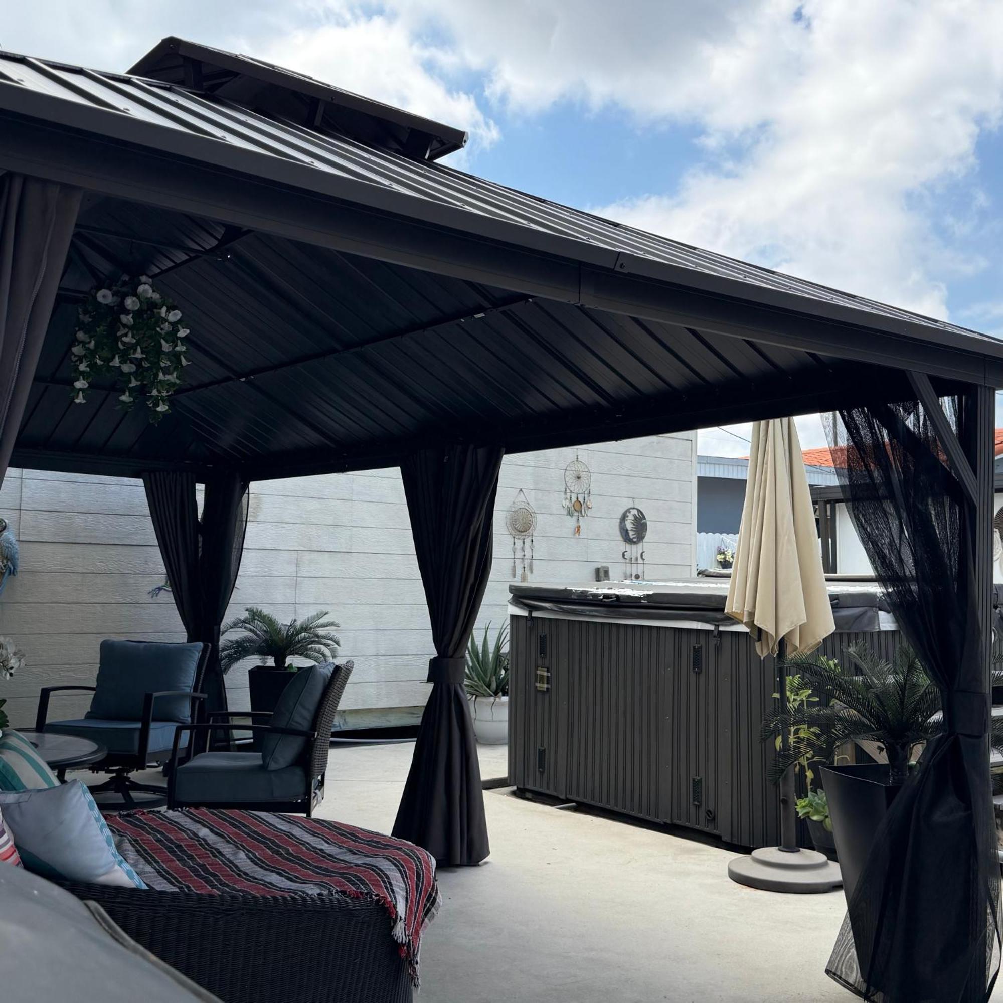Bed and breakfast Tiny Place W Private Hot Jacuzzi 7 Min To International Airport *
